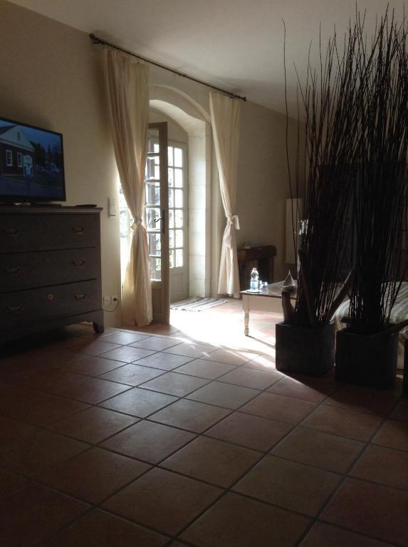 Bed and Breakfast La Demeure Eyguières Zimmer foto
